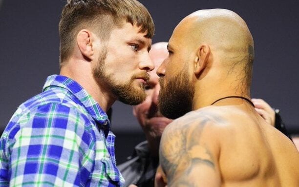 Jean Silva e Bryce Mitchell se encarando na coletiva do UFC 314 (Foto: Reprodução/UFC)