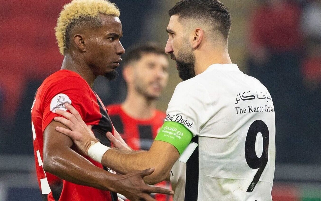 Vasco demonstrou interesse na contratação de Thiago Mendes (Foto: Reprodução/Instagram: @thiagomendes)