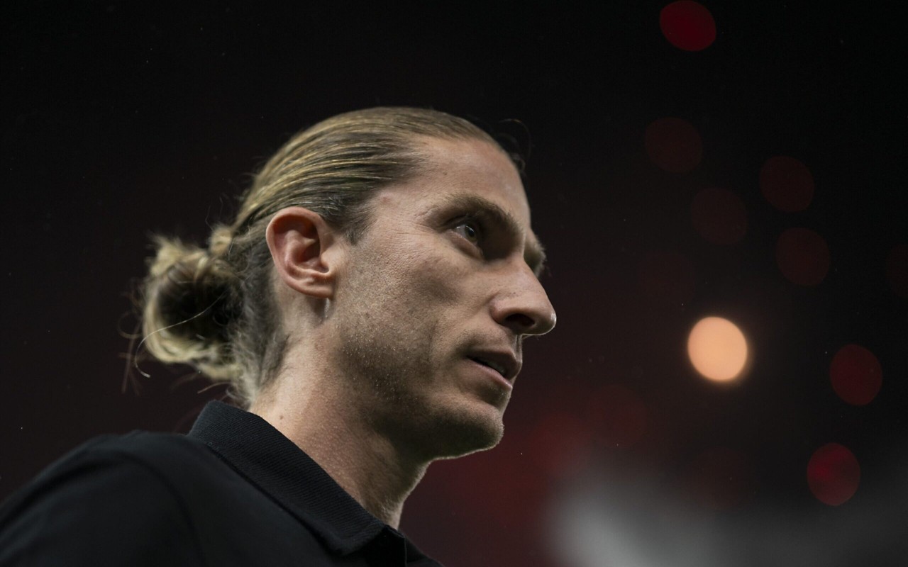 Filipe Luís durante partida do Flamengo (Foto: Jorge Rodrigues/AGIF)