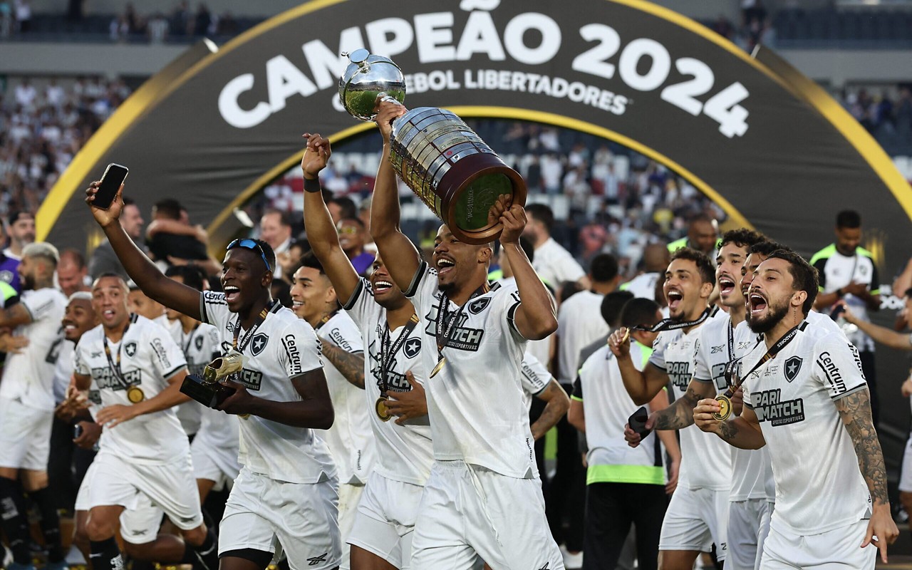 Botafogo superou o Atlético-MG para vencer seu primeiro título da Libertadores (Foto: ALEJANDRO PAGNI / AFP)