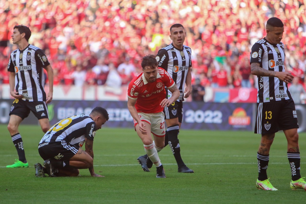 O Galo sofreu três gols nos 30 primeiros minutos de jogo