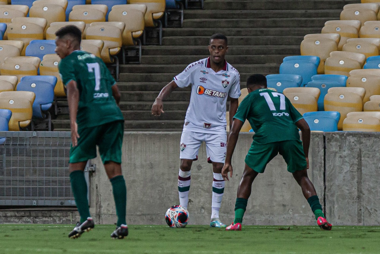 Keno, ex-Galo, foi titular do Fluminense contra o Boavista