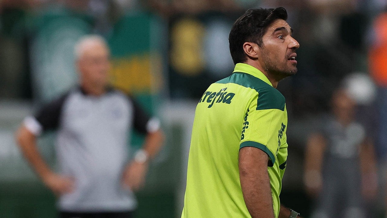 Abel não gostou dos que criticaram o desempenho do time no empate por 2 a 2 em Florianópolis