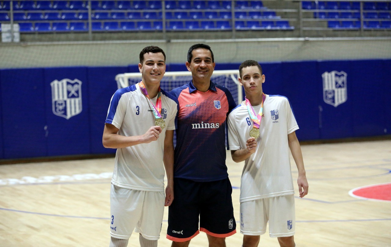Trio do Minas voltou de Rosário com medalha de ouro