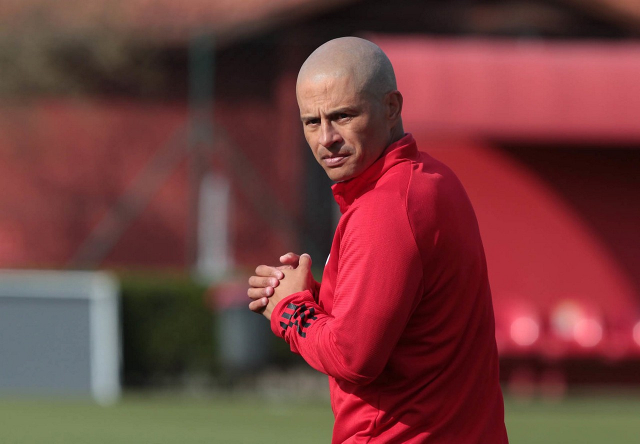 Alex é o atual técnico do São Paulo Sub-20