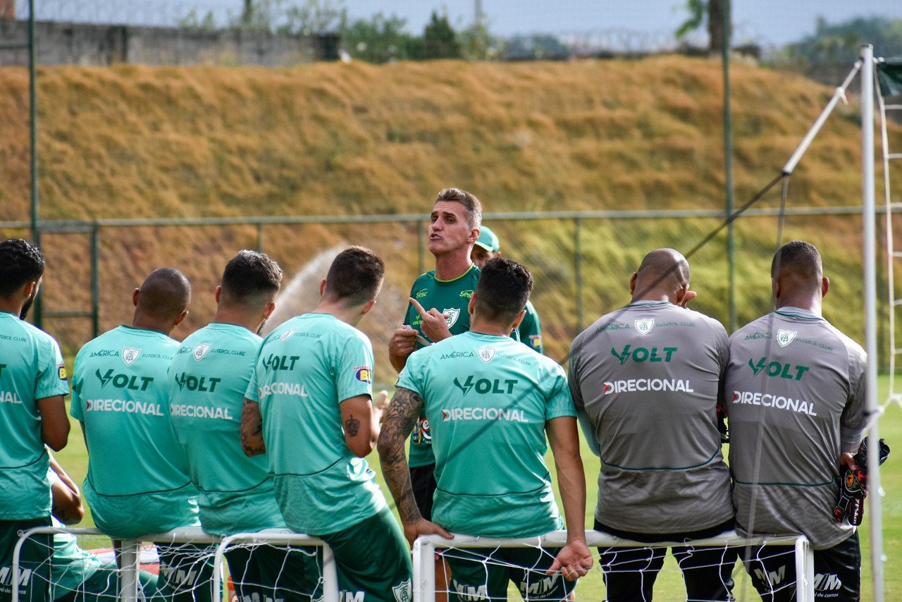 Time em treino no CT Lanna Drummond