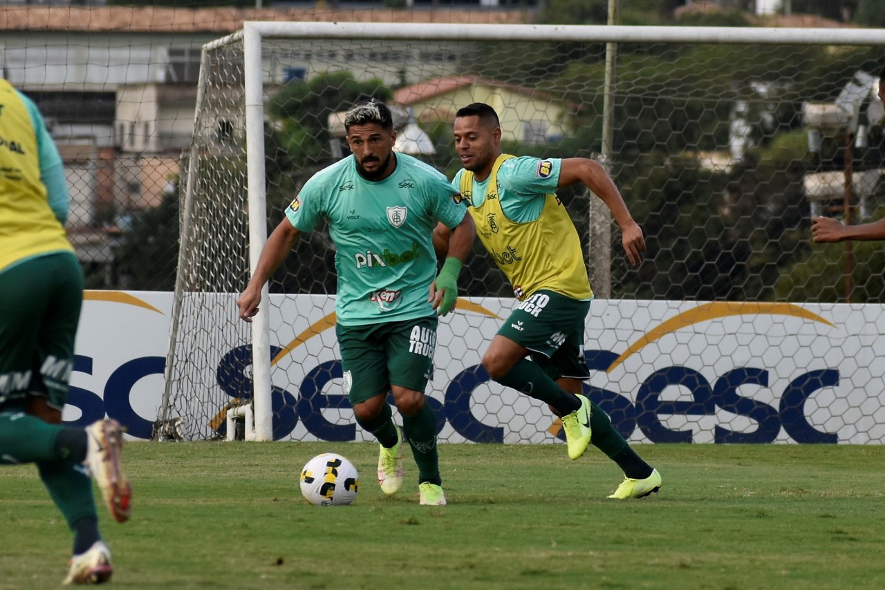 Aloísio está liberado para estrear com a camisa do América