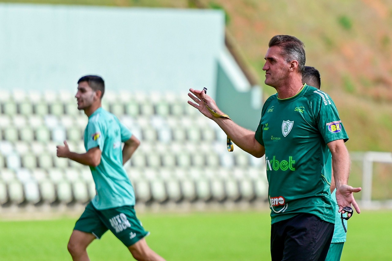O treinador Vagner Mancini terá o retorno de Iago Maidana e Patrick