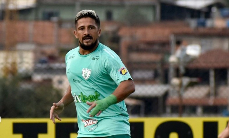 Aloísio 'Boi Bandido' pode estrear pelo América neste sábado (7) contra o Atlético
