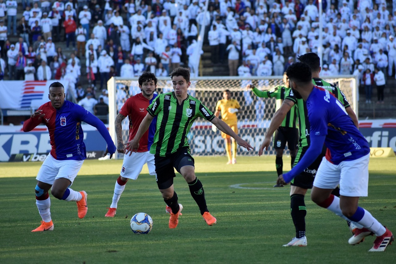 O América só empatou com o Paraná e permanece na lanterninha da Série B