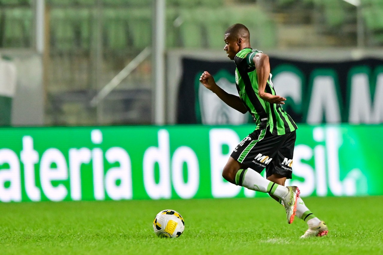 Volante Juninho é dos mais desgastados do América, segundo o técnico Vagner Mancini