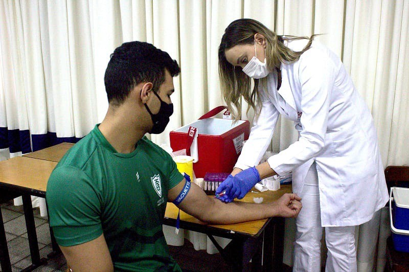 Elenco do Montes Claros América passou por exames laboratoriais nesta terça (26)