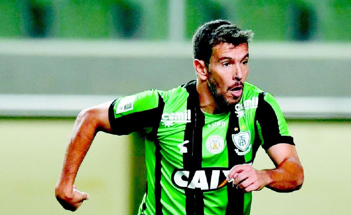 Donizete acredita que o time pode brigar por vaga na Sul-Americana
