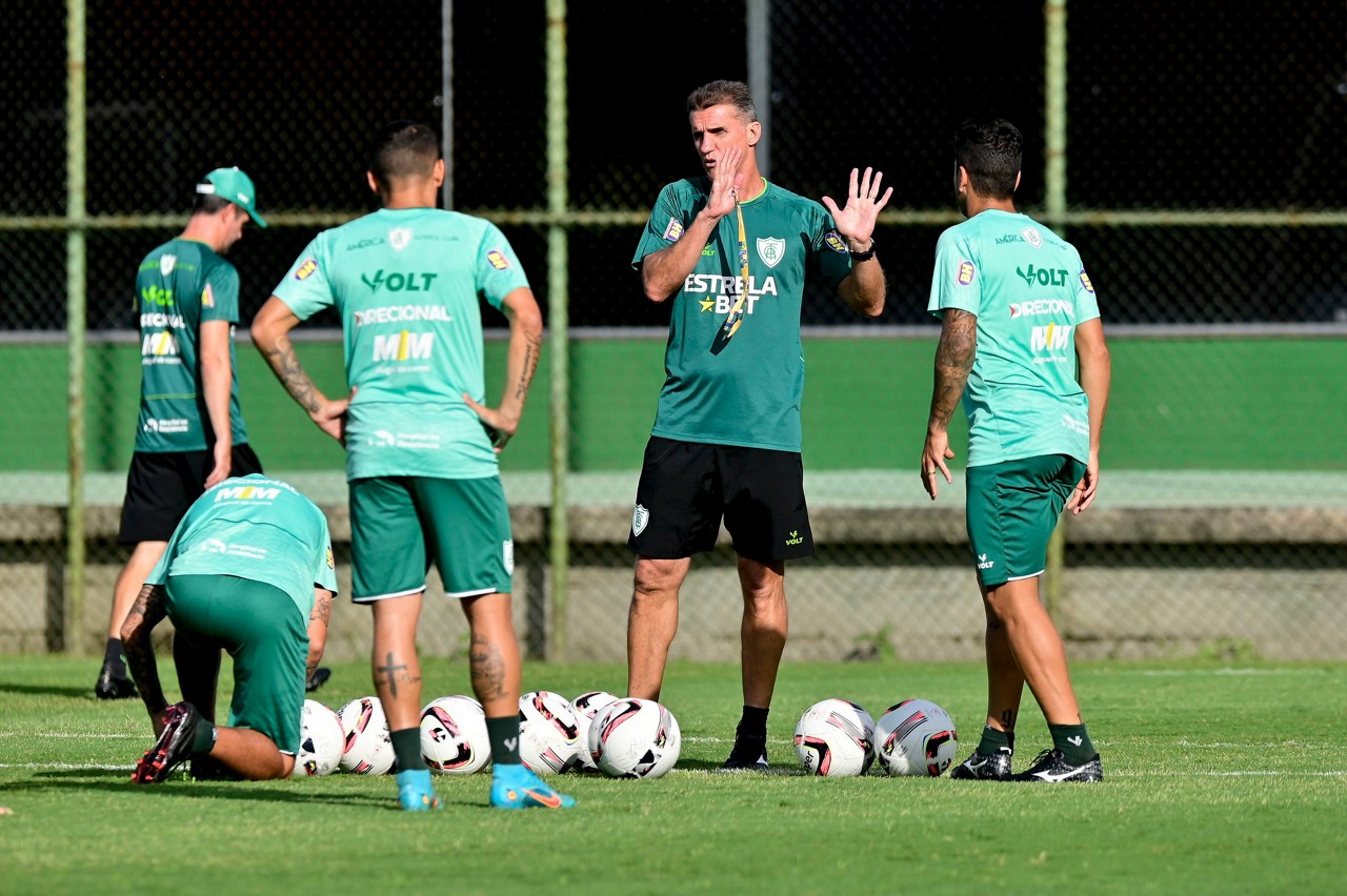 Vagner Mancini, técnico do América