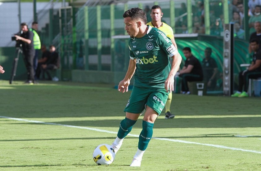 Adailson tem 25 anos e nasceu em São José do Belmonte-PE