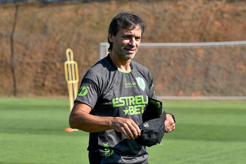 Argentino Fabián Bustos, ex-técnico do América