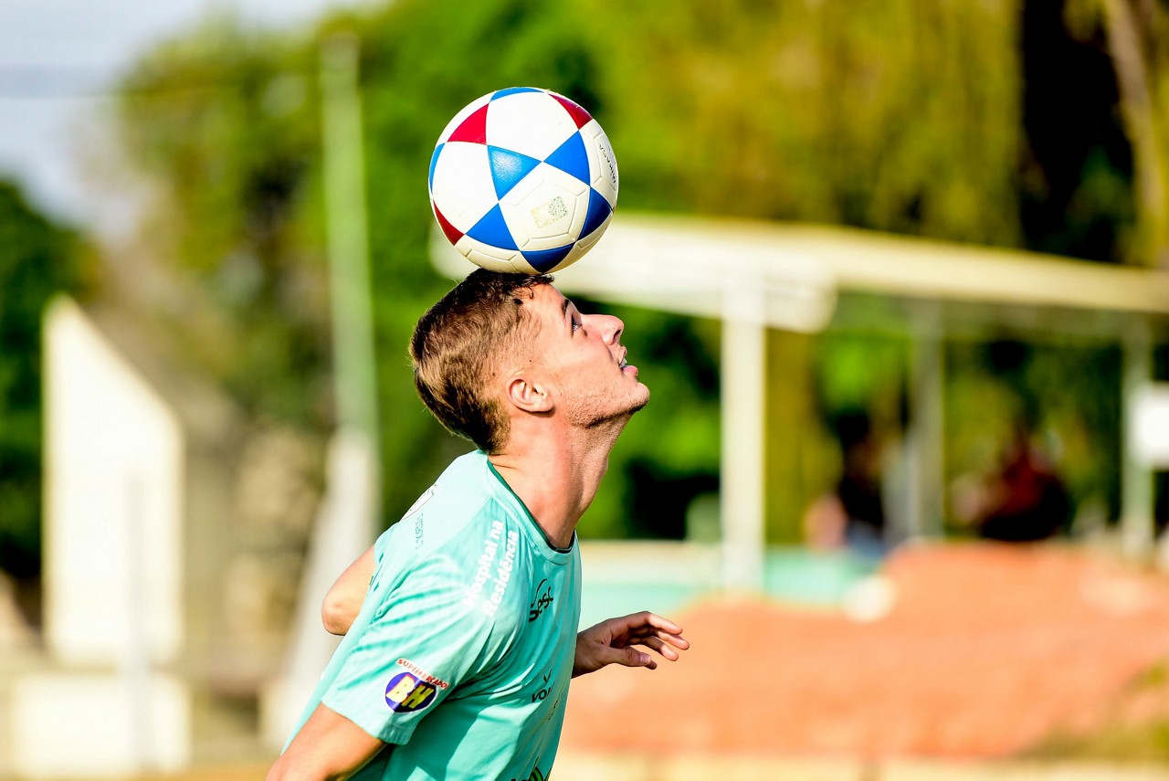 Gustavinho foi titular contra o Corinthians