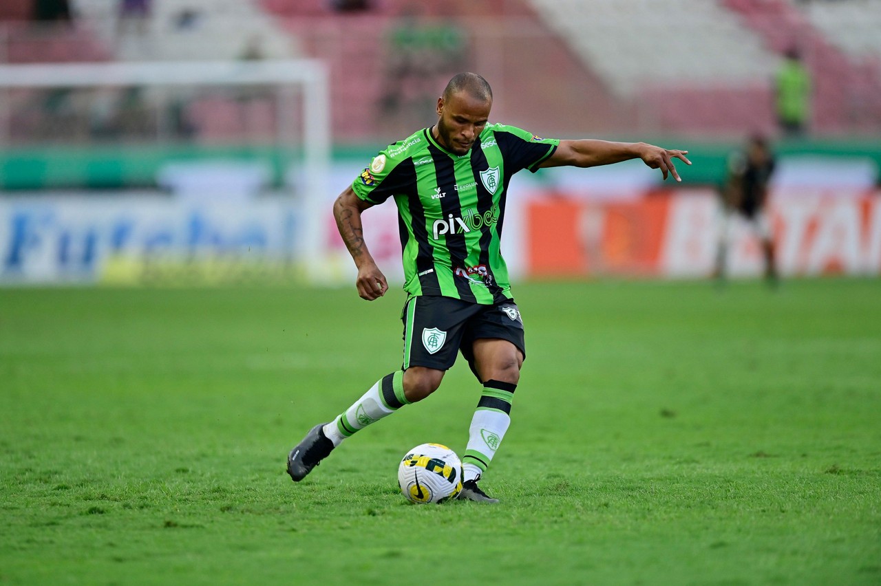 A última partida do lateral-direito Patric pelo América foi no empate em 1 a 1, contra o Atlético-GO, pela última rodada do Brasileirão 2022