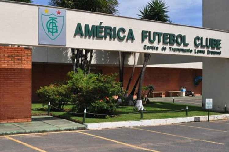 América encaminha acerto com volante Aloísio, ex-Goiás 