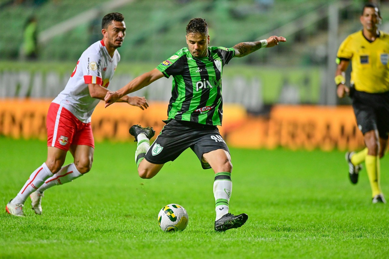 Henrique Almeida, atacante do América
