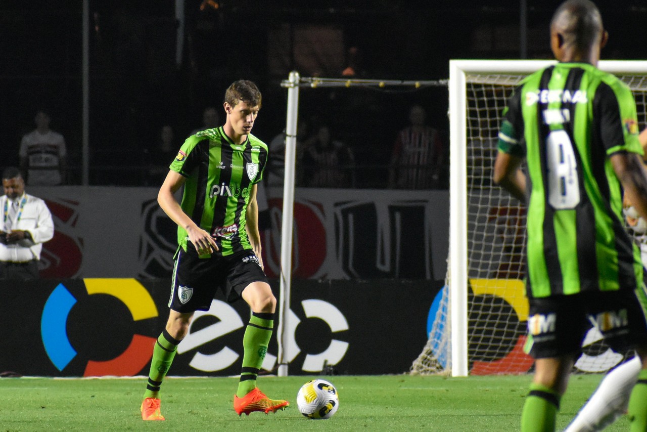 Coelho foi dominado pelo Tricolor no primeiro tempo