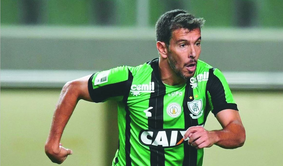 Para o volante Leandro Donizete, a vitória fora de casa nesta quarta-feira é fundamental para o time ganhar moral