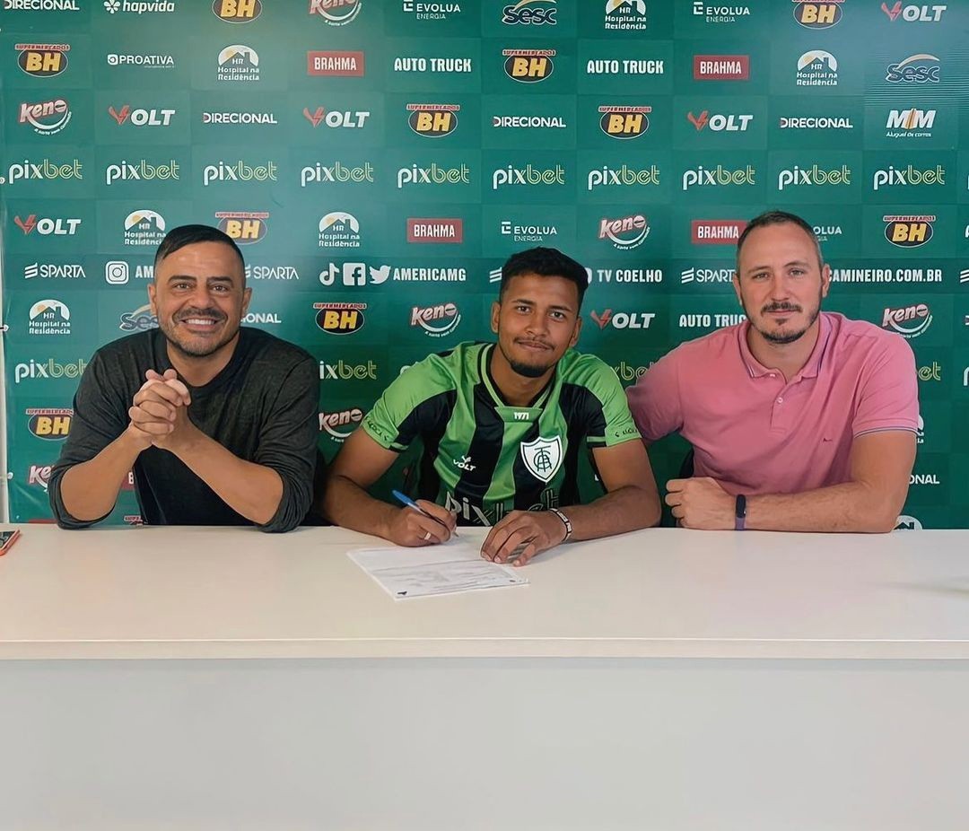 Volante Kevyn renova contrato com o América