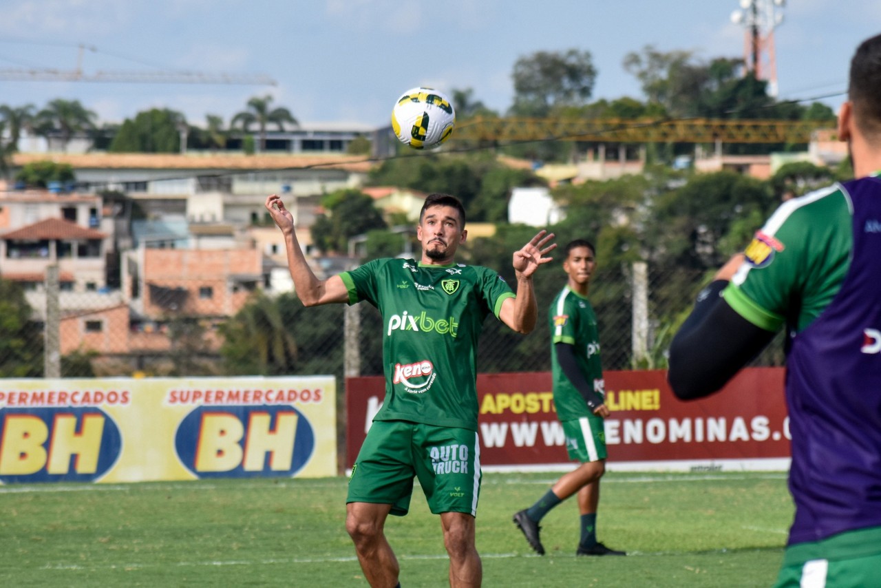 Valoura entrou no segundo tempo do jogo contra o Atlético pela Libertadores