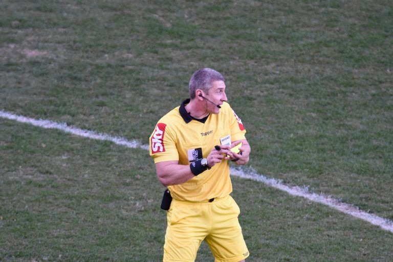 ESPORTES - BELO HORIZONTE - MG 
Jogo classico Atletico x Cruzeiro pela 11ª rodada do Campeonato Brasileiro , no estadio Independencia , neste domingo (02) .
Na foto , equipe de arbitragem : arbitro Anderson Daronco

FOTO : Douglas Magno / O Tempo   02.07.2017