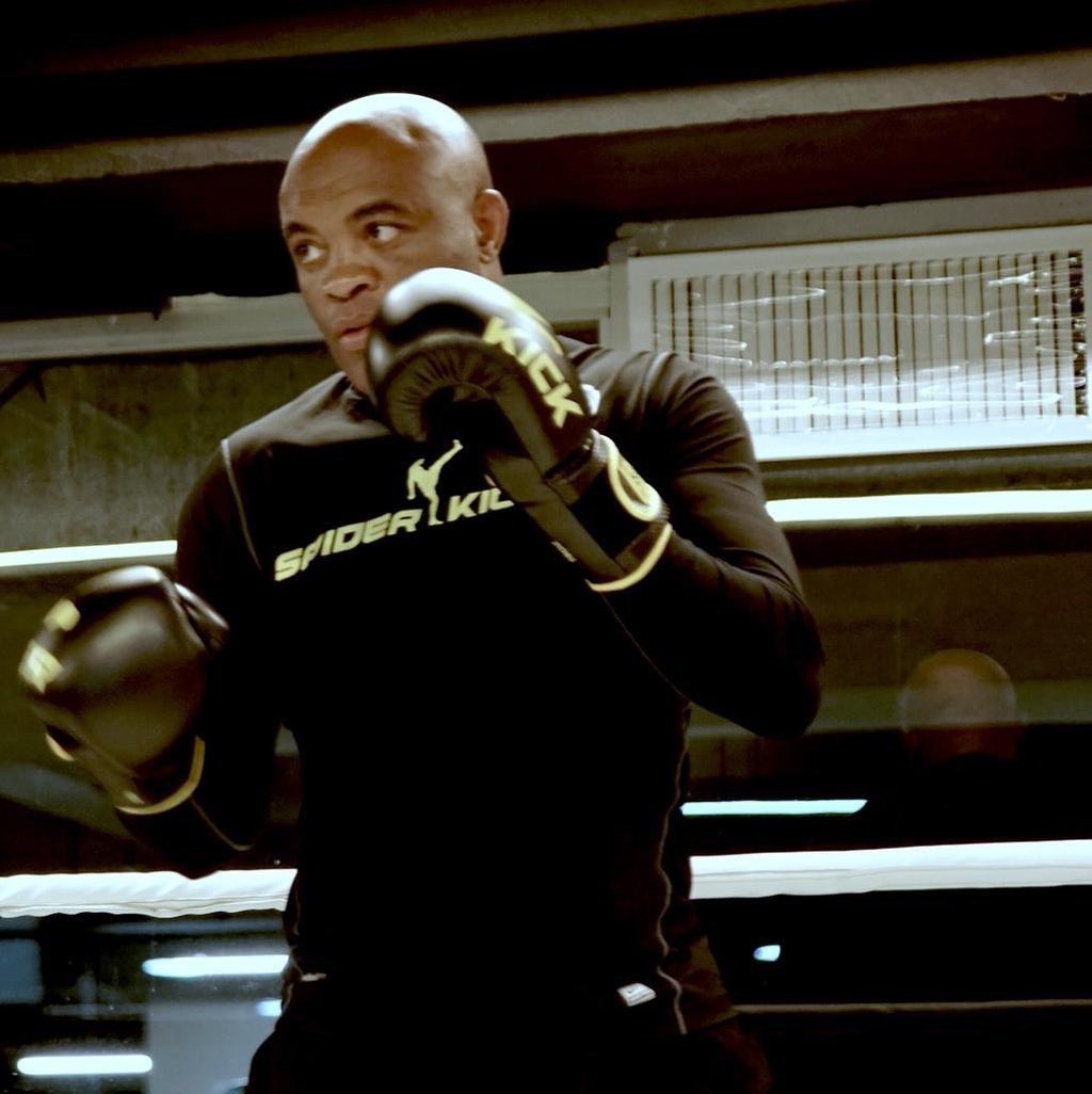 Anderson Silva viu um dos jurados dar a vitória para o oponente