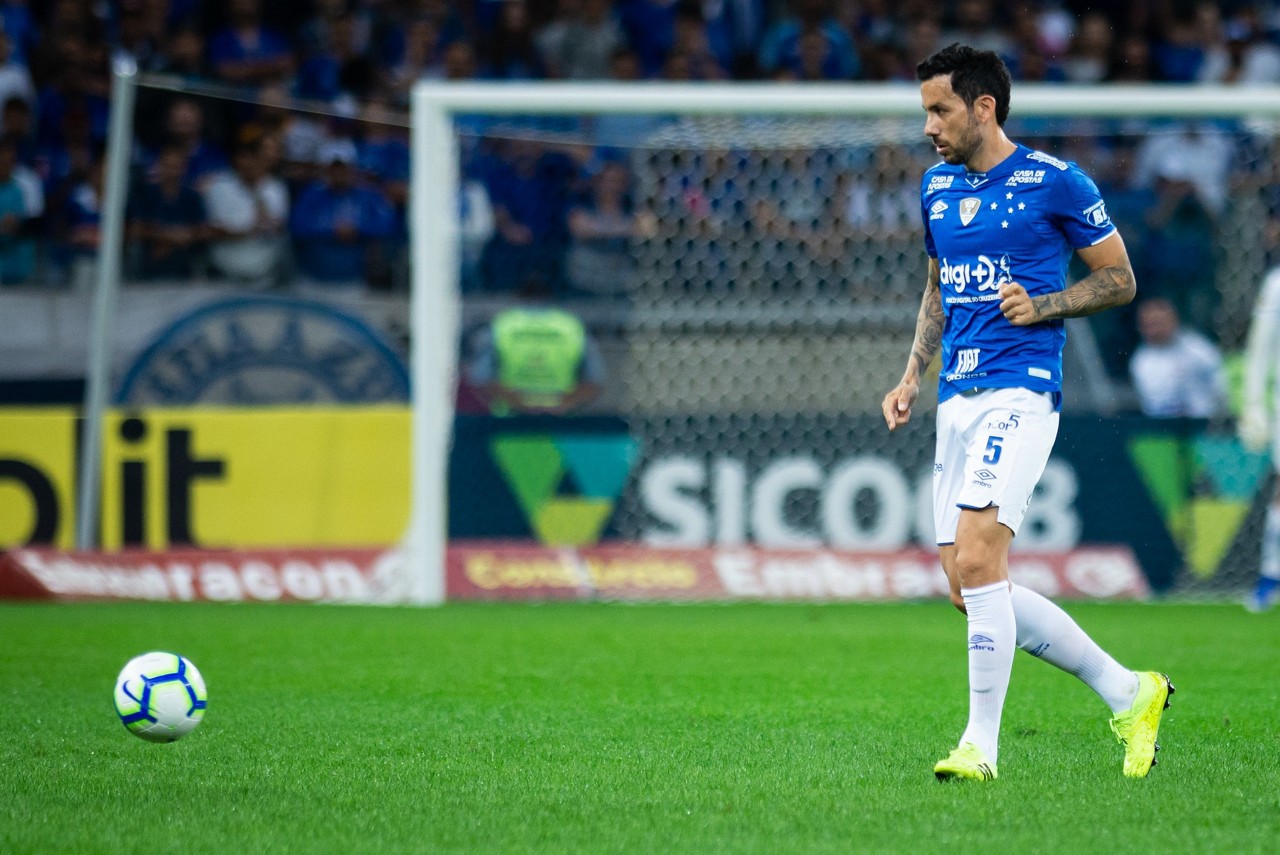 Cabral, quando estava no Vélez, teve técnico Gallardo como adversário