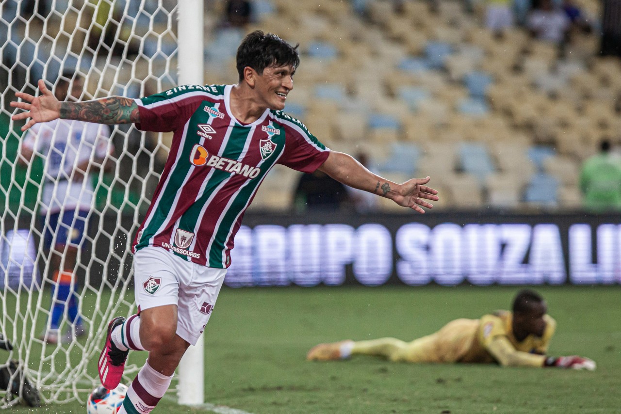 Atacante Cano confirmou a fama de artilheiro e balançou as redes três vezes na vitória do Fluminense sobre o Audax