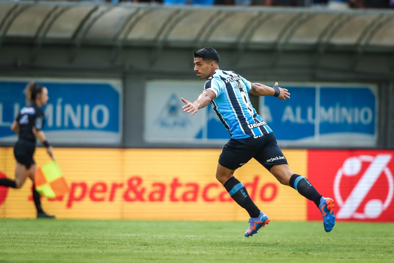 Presença do atacante uruguaio mobilizou a torcida do Grêmio