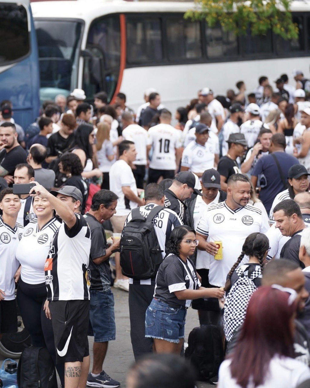 Torcida do Athletic promete uma grande festa no Mineirão na tarde deste sábado