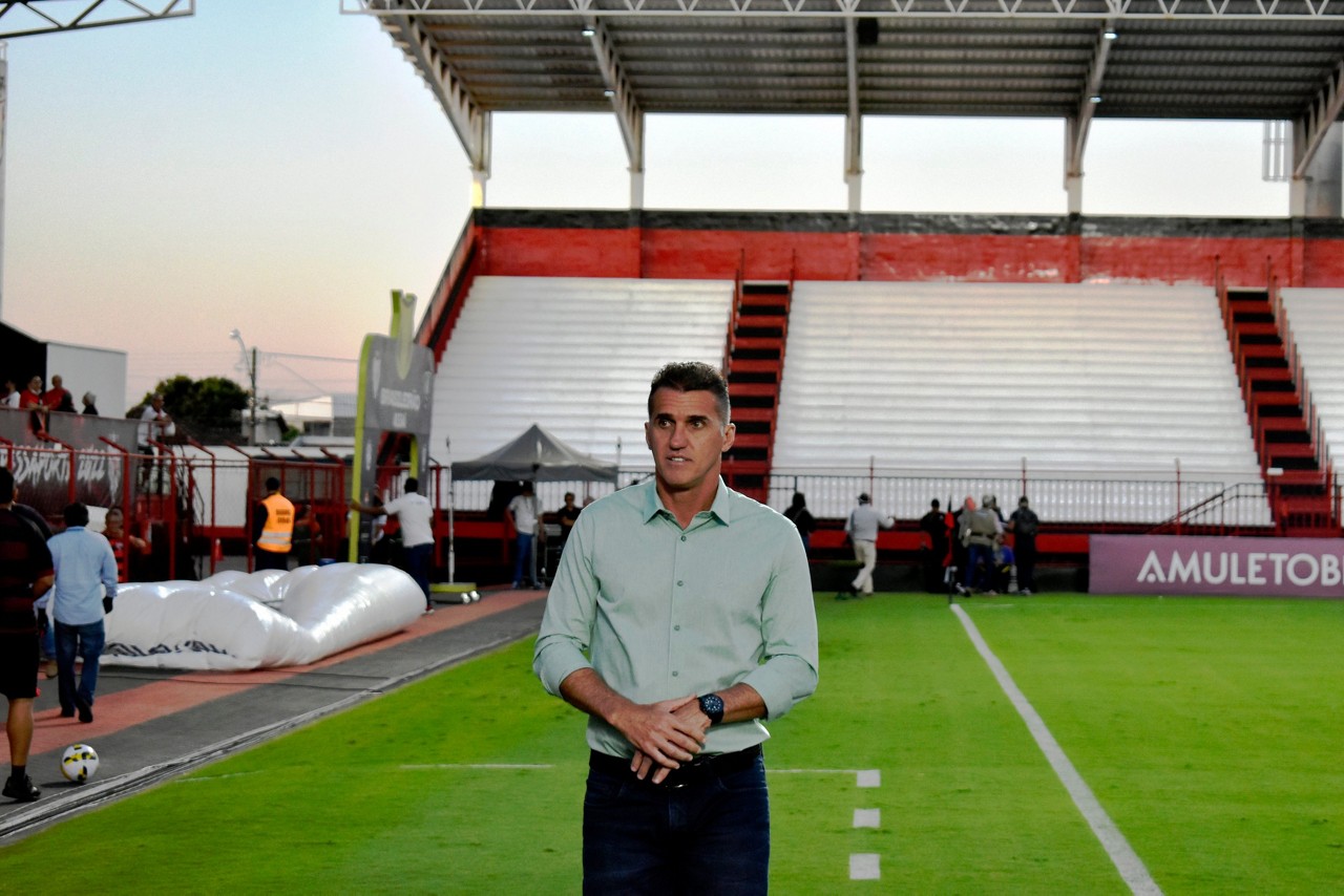 Mancini promoveu mudanças no América contra o Atlético-GO