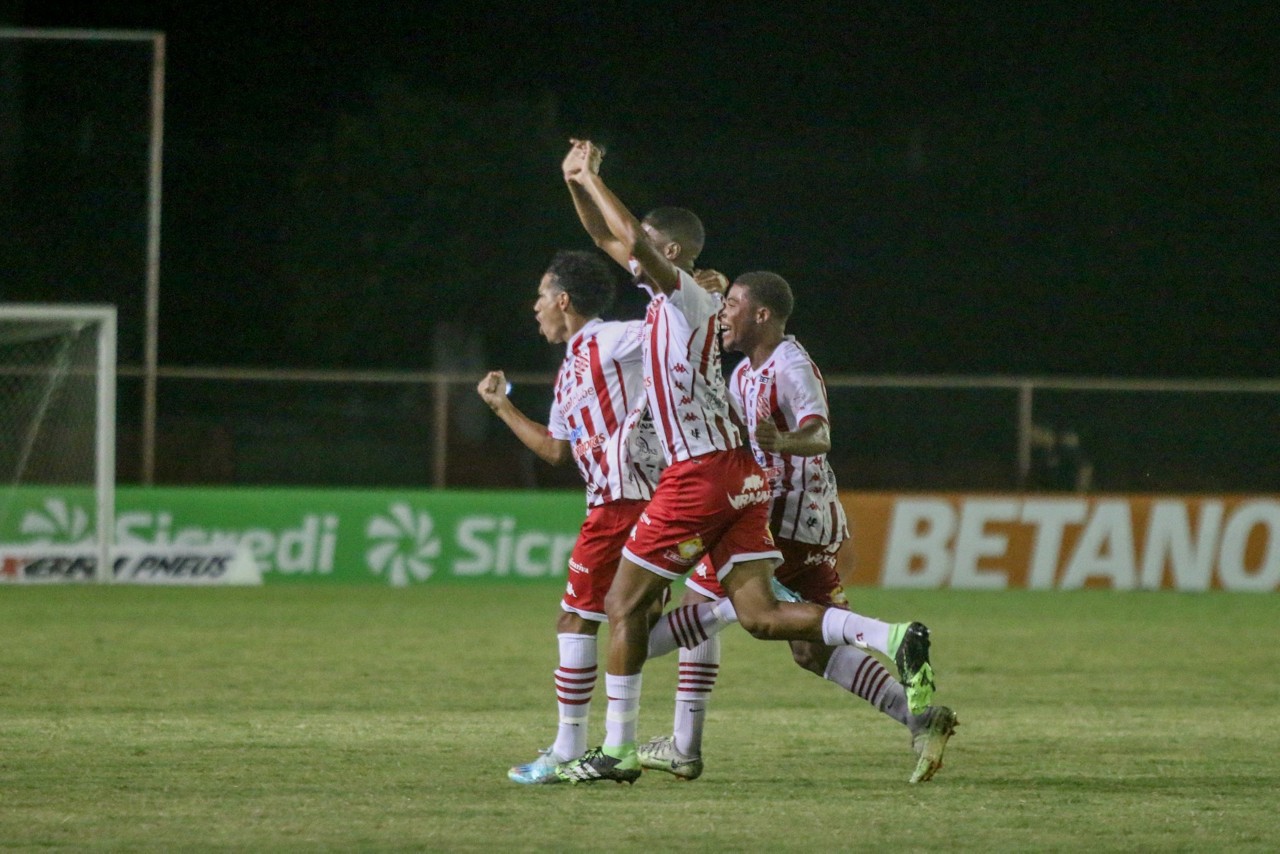 Bangu recebe o Flamengo no Raulino de Oliveira