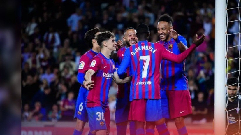 Jogadores do Barcelona comemoram a vitória