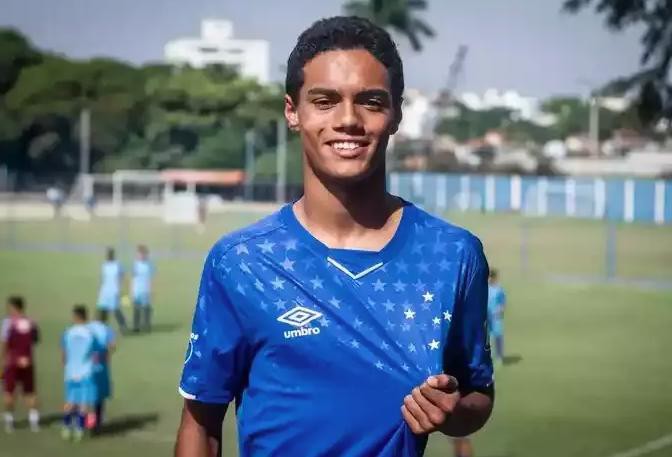 João Mendes, filho de Ronaldinho Gaúcho, deixou a base do Cruzeiro