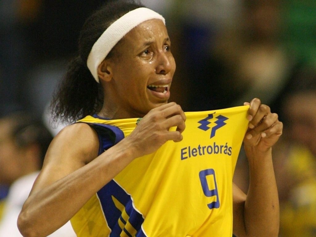 Janeth defendeu a seleção brasileira de basquete e se dedicou ao esporte por 24 anos