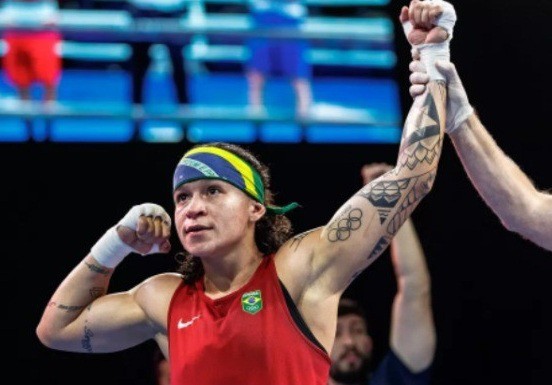 Beatriz Ferreira venceu a sérvia Natalia Sadrina e foi às semi