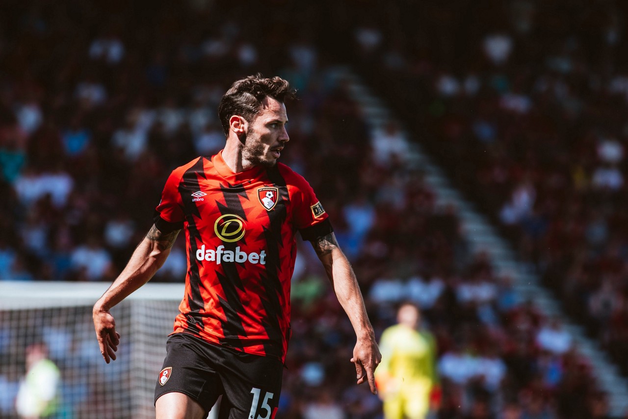 Bournemouth e Burnley se enfrentam pela FA Cup neste sábado (7)