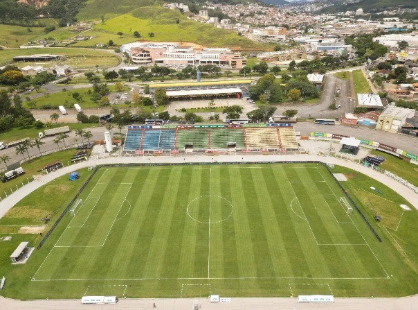Caldense postou foto do gramado do Ronadão nesta quinta (23)