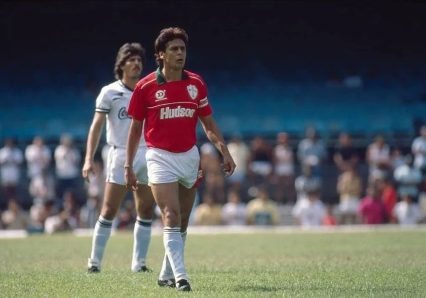Roberto Dinamite atuou pela Lusa em 1989