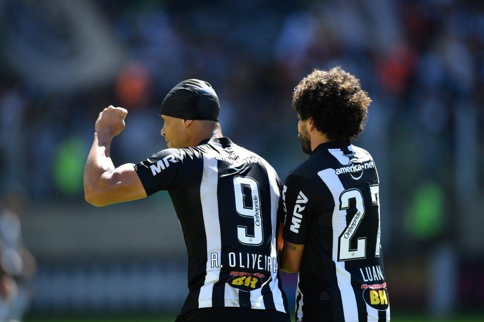 Camisa 9 chama para si a responsabilidade e tem bom rendimento em jogo