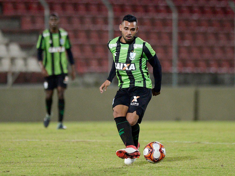 Atacante Felipinho espera fechar fase classificatória com mais uma vitória