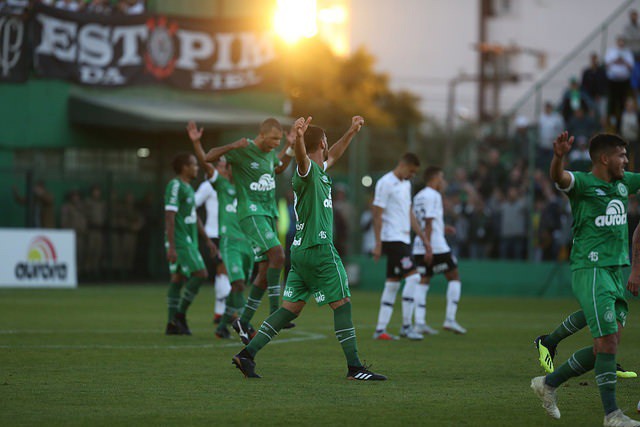 Chapecoense não desistiu da vitória e conseguiu os três pontos no último minuto da partida contra o Timão