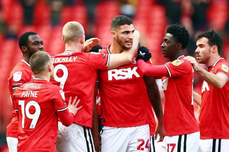 Charlton Athletic e Brighton se enfrentam no 'The Valley'