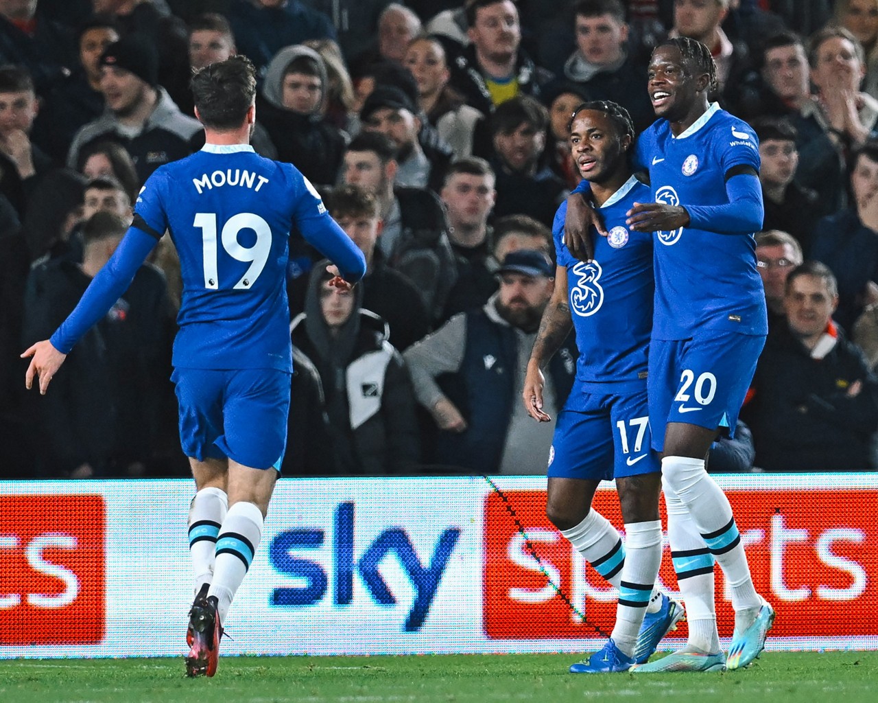 Chelsea e Manchester City se enfrentam no fechamento da rodada 19 da Premier League