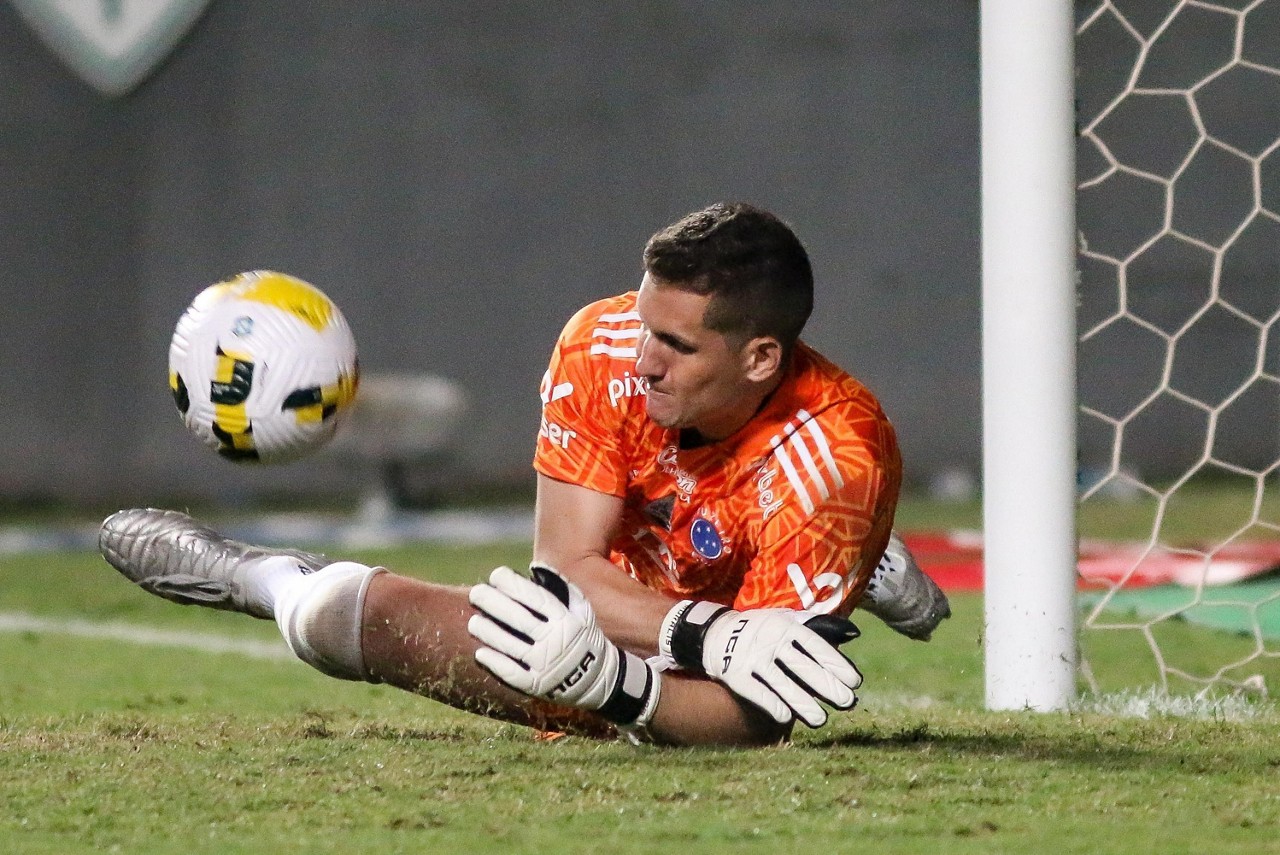 Goleiro Rafael Cabral defendeu quatro cobranças de pênaltis