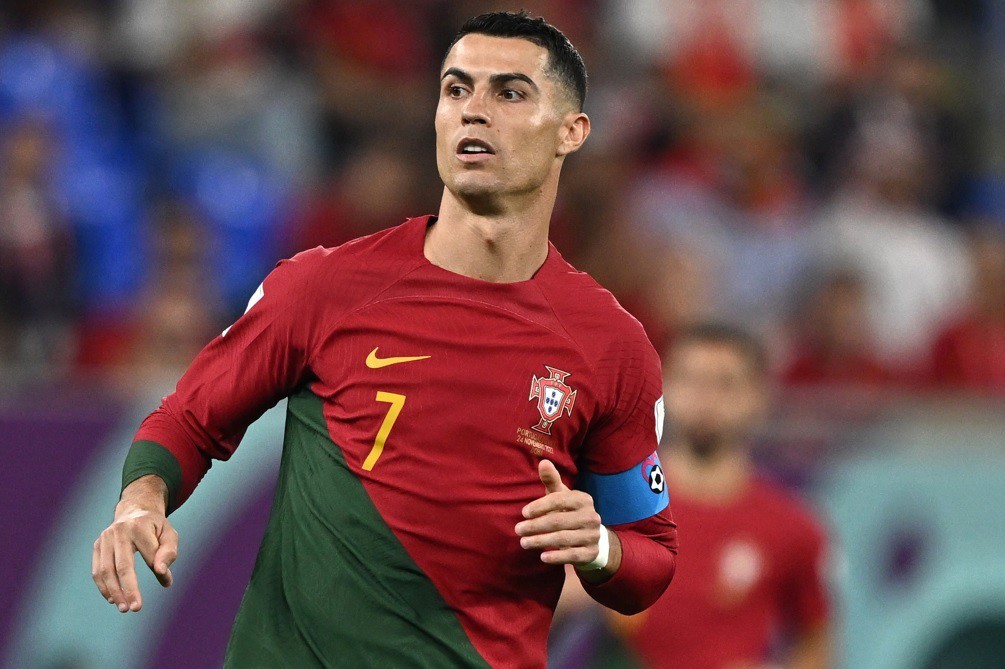 Cristiano Ronaldo estaria acertando sua ida para o Al Nassr, da Arábia Saudita